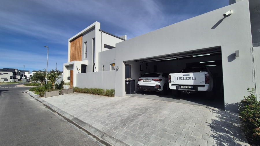 4 Bedroom Property for Sale in Sandown Western Cape